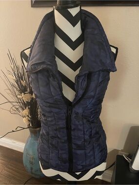 Sleeveless Quilted Camo Style Navy Puffer Vest